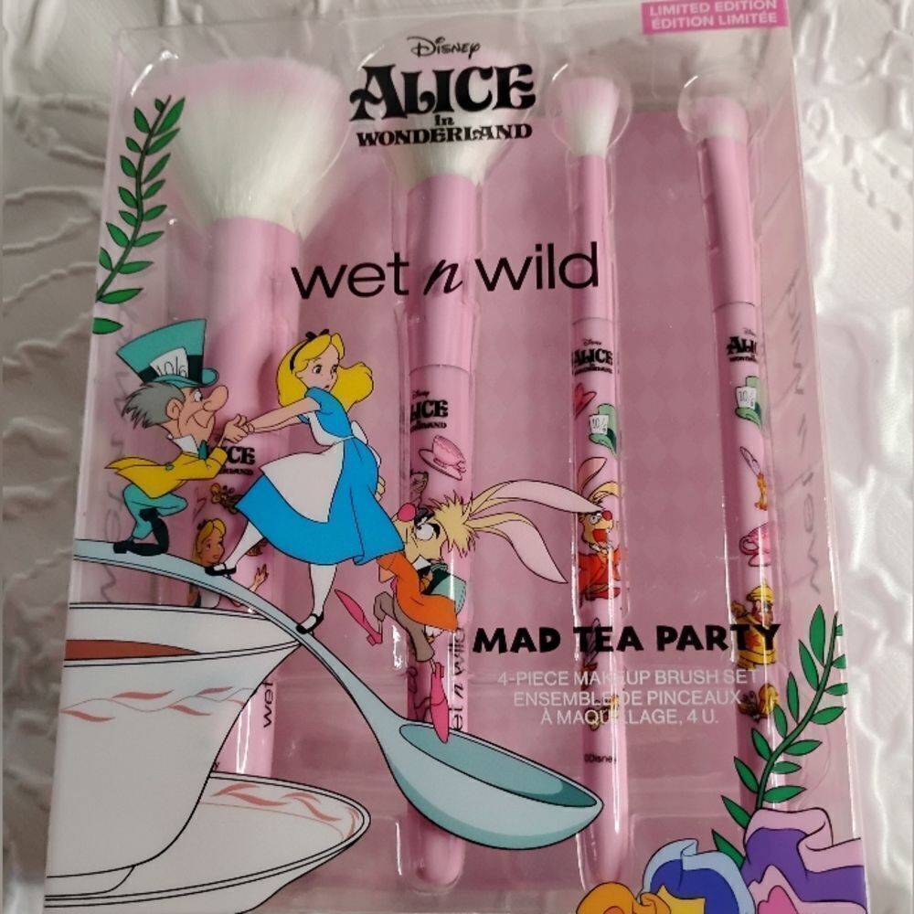Makeup Tools Bundle - Picture 12 of 12